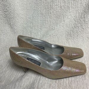 Spanish Leather Collection  Vintage leather tan snake skin print heel SZ10M